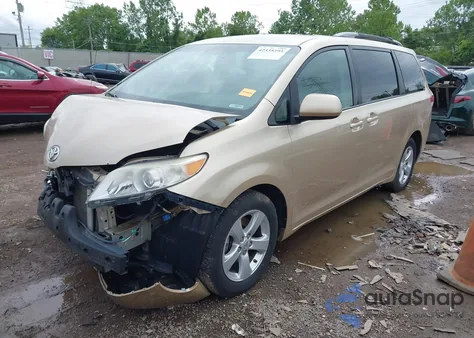 2012 Toyota Sienna Le V6 7 Passenger Auto Access Seat/Le V6 8 Passenger from USA, damaged, VIN 5TDKK3DC5CS271534